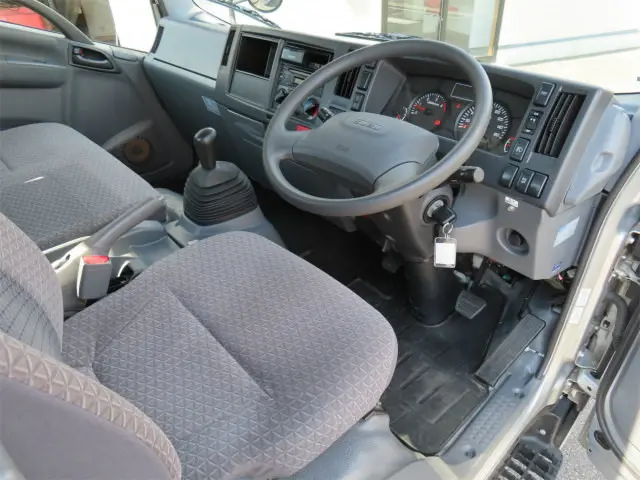 いすゞ エルフ TRG-NPR85AN(2WD)の写真12