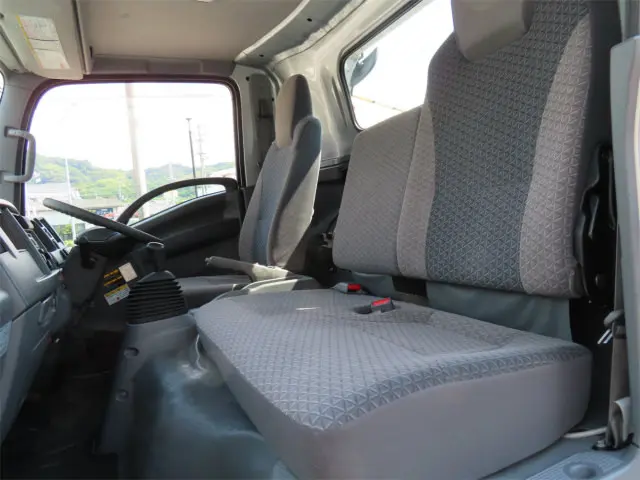 いすゞ エルフ TRG-NPR85AN(2WD)の写真13