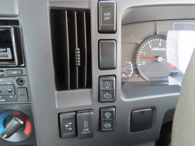 いすゞ エルフ TRG-NPR85AN(2WD)の写真18