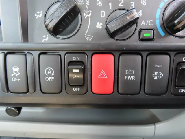 日野 デュトロ TPG-XZU605M(2WD)の写真17