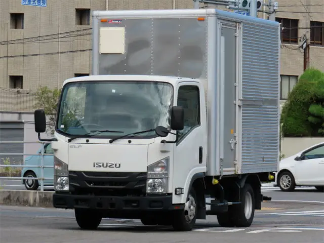 いすゞ エルフ TPG-NLR85AN(2WD)の写真1