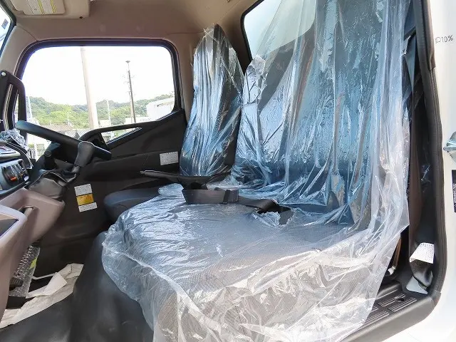 三菱 キャンター 2RG-FEAV0(2WD)の写真13
