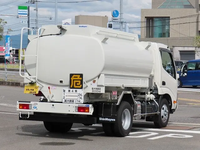 トヨタ ダイナ 2KG-XZU600H(2WD)の写真2