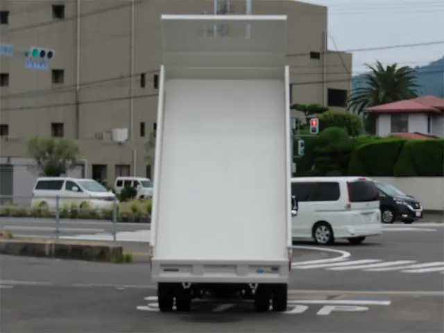 トヨタ ダイナ 2KG-XZC600D(2WD)の写真9