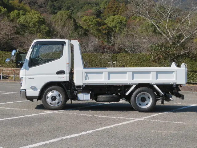 三菱 キャンター 2RG-FBA60(2WD)の写真4