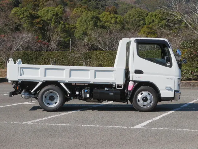 三菱 キャンター 2RG-FBA60(2WD)の写真5