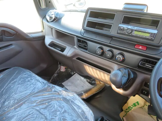三菱 キャンター 2RG-FBA60(2WD)の写真19