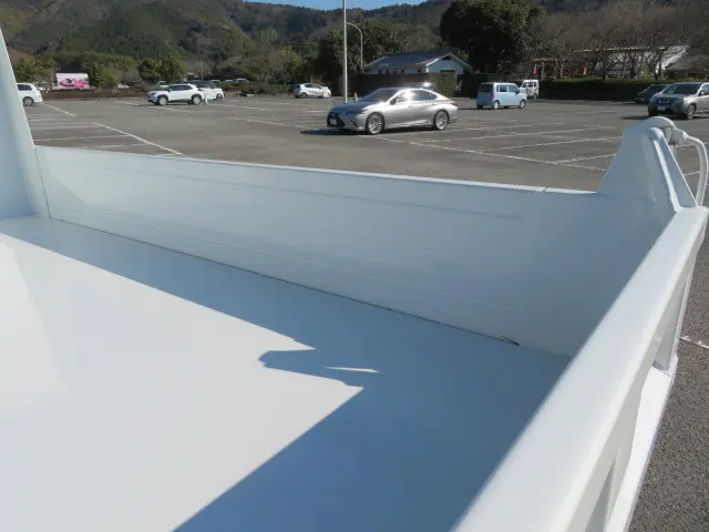 三菱 キャンター 2RG-FBA60(2WD)の写真31