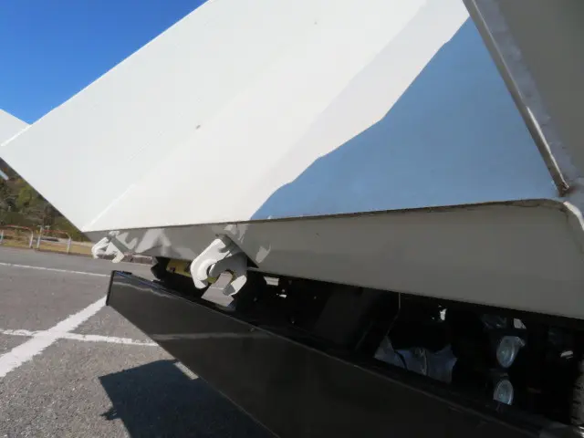 三菱 キャンター 2RG-FBA60(2WD)の写真33