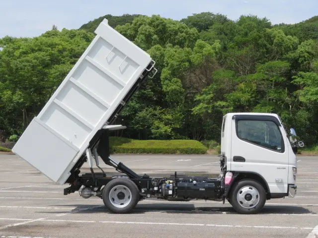 三菱 キャンター 2RG-FBA60(2WD)の写真8