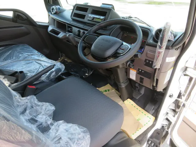 三菱 キャンター 2RG-FBA60(2WD)の写真9