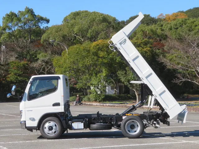 三菱 キャンター 2RG-FBA60(2WD)の写真10