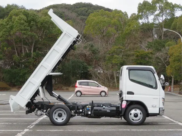 三菱 キャンター 2RG-FBA60(2WD)の写真12