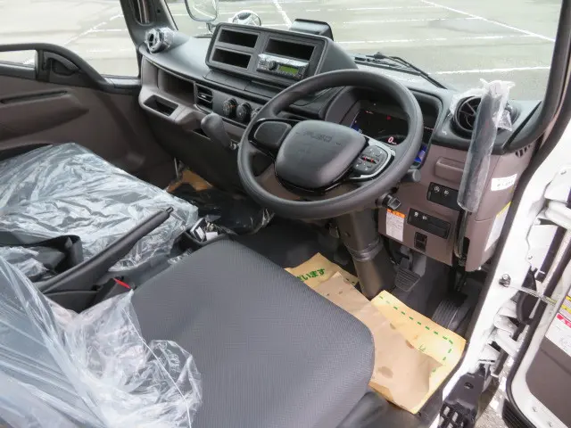 三菱 キャンター 2RG-FBA60(2WD)の写真13