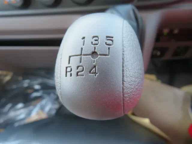 三菱 キャンター 2RG-FBA60(2WD)の写真17