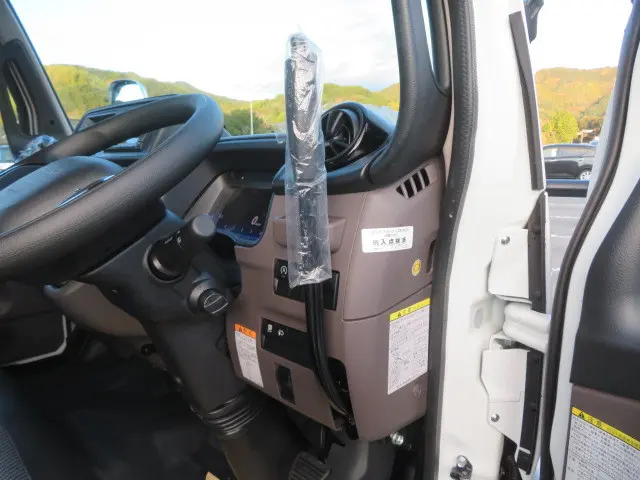 三菱 キャンター 2RG-FBA60(2WD)の写真22
