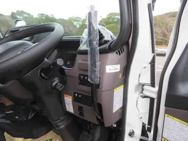 三菱 キャンター 2RG-FBA60(2WD)の写真23