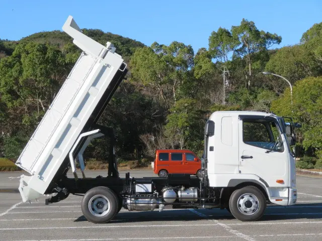 三菱 ファイター 2KG-FK62F(2WD)の写真9