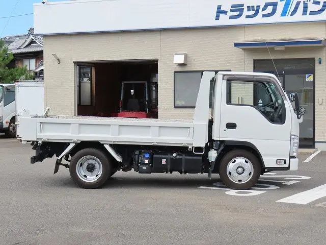 いすゞ エルフ 2RG-NJR88AN(2WD)の写真5
