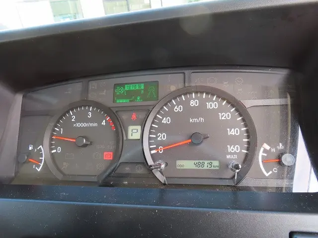 いすゞ エルフ 2RG-NJR88AN(2WD)の写真16