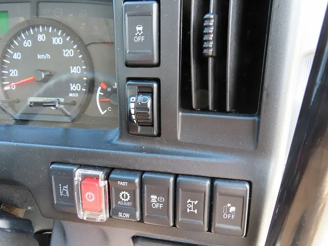 いすゞ エルフ 2RG-NJR88AN(2WD)の写真20