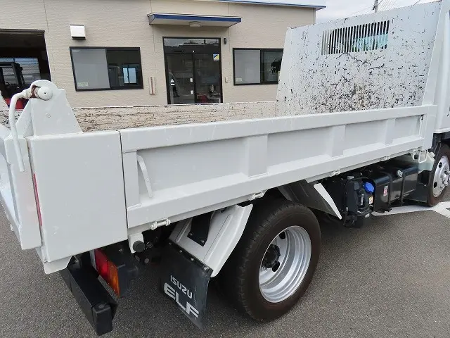 いすゞ エルフ 2RG-NJR88AN(2WD)の写真33