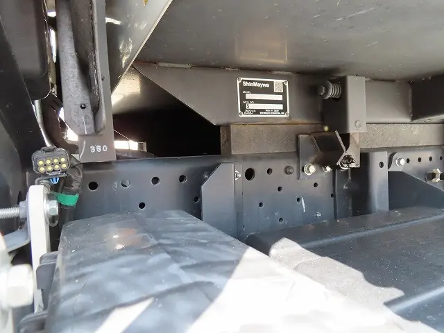 いすゞ エルフ 2RG-NJR88AN(2WD)の写真41