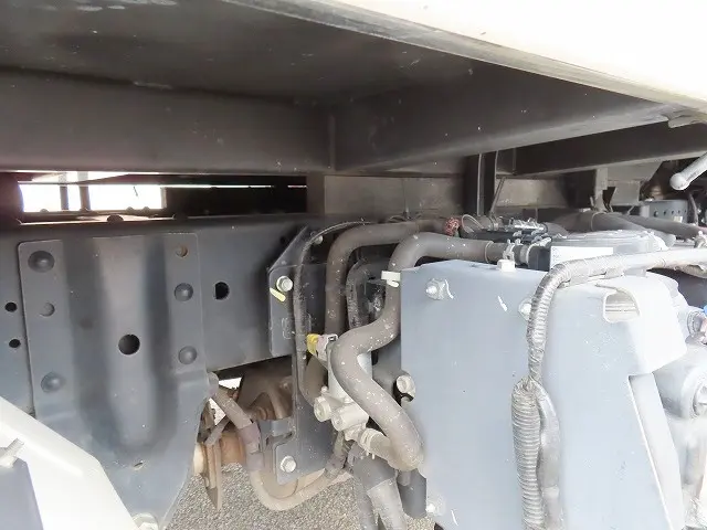 いすゞ エルフ 2RG-NJR88AN(2WD)の写真43