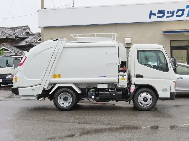 三菱 キャンター 2RG-FEAV0(2WD)の写真5