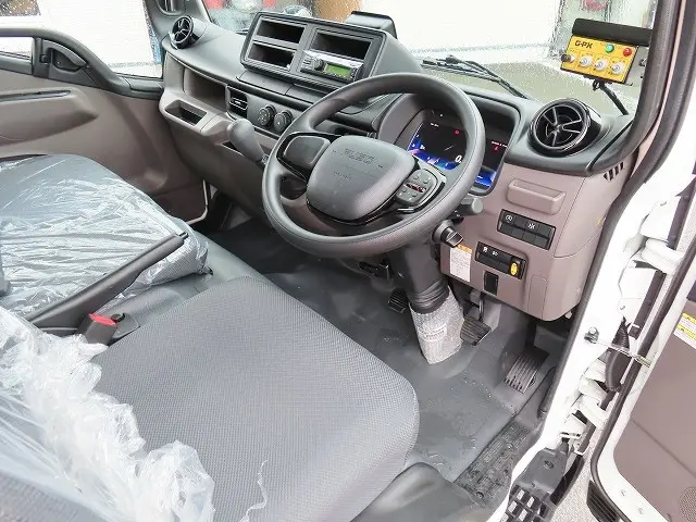 三菱 キャンター 2RG-FEAV0(2WD)の写真12