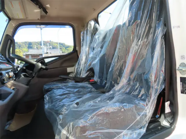 三菱 キャンター 2RG-FEAV0(2WD)の写真9