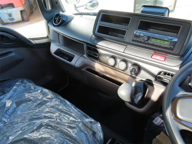 三菱 キャンター 2RG-FEAV0(2WD)の写真12