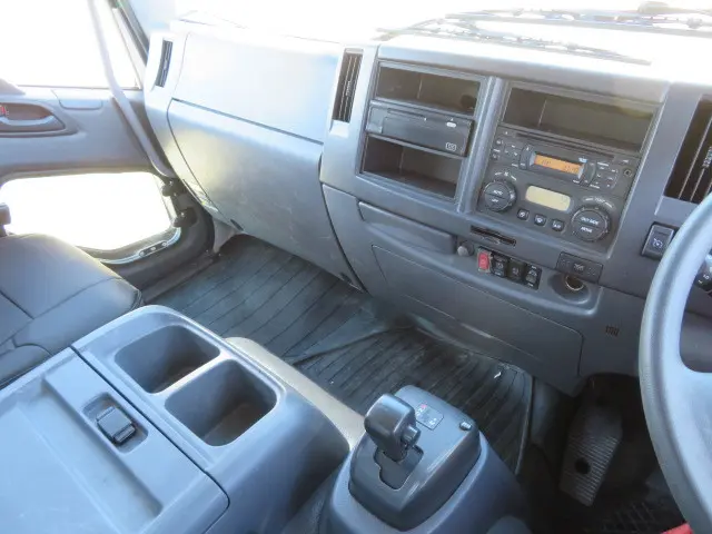 UD コンドル 2RG-BTR90U2(2WD)の写真16