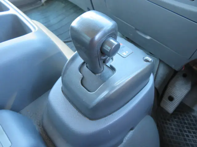 UD コンドル 2RG-BTR90U2(2WD)の写真17