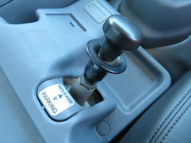 UD コンドル 2RG-BTR90U2(2WD)の写真18