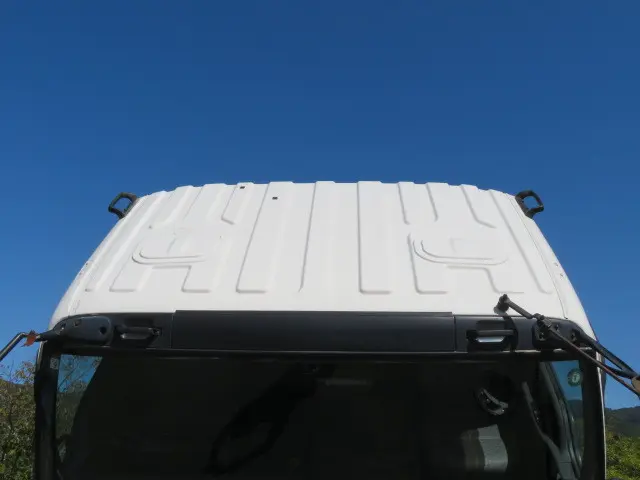 いすゞ ギガ QKG-CXZ77AT(6x4)の写真6