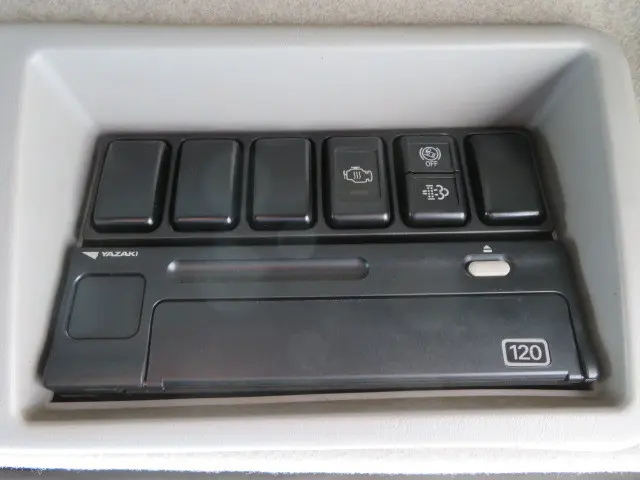 いすゞ ギガ QKG-CXZ77AT(6x4)の写真14