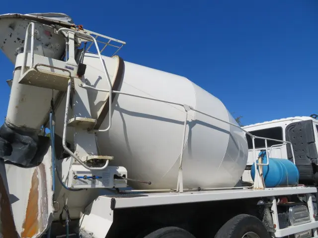 いすゞ ギガ QKG-CXZ77AT(6x4)の写真25