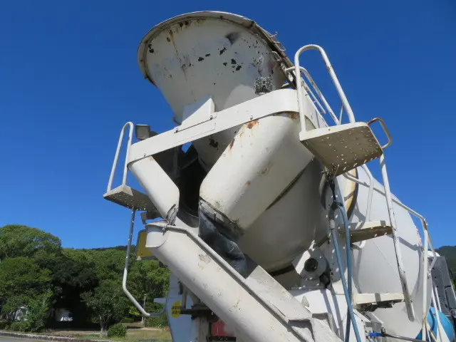 いすゞ ギガ QKG-CXZ77AT(6x4)の写真28