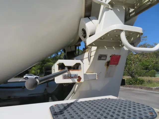 いすゞ ギガ QKG-CXZ77AT(6x4)の写真31