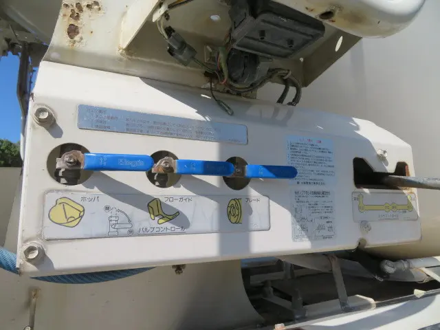 いすゞ ギガ QKG-CXZ77AT(6x4)の写真33