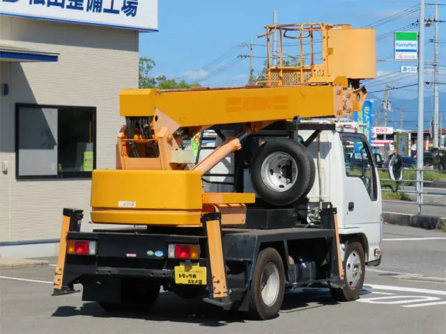 いすゞ エルフ TPG-NKR85N(2WD)の写真3