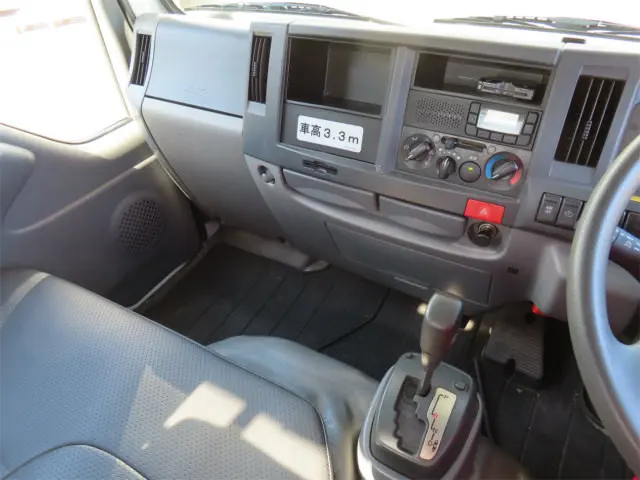 いすゞ エルフ TPG-NKR85N(2WD)の写真15