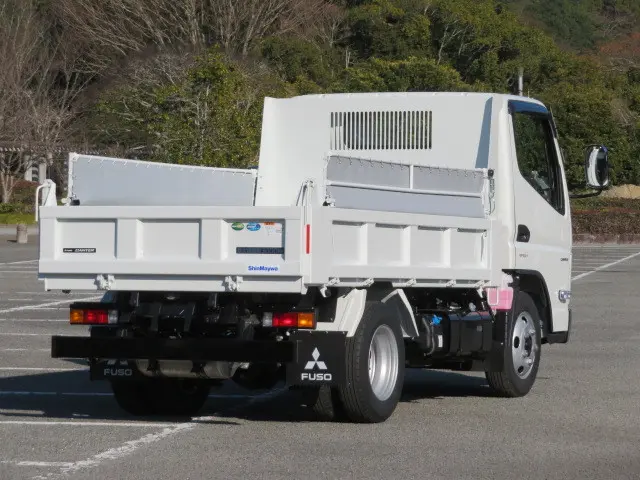 三菱 キャンター 2RG-FBA60(2WD)の写真3