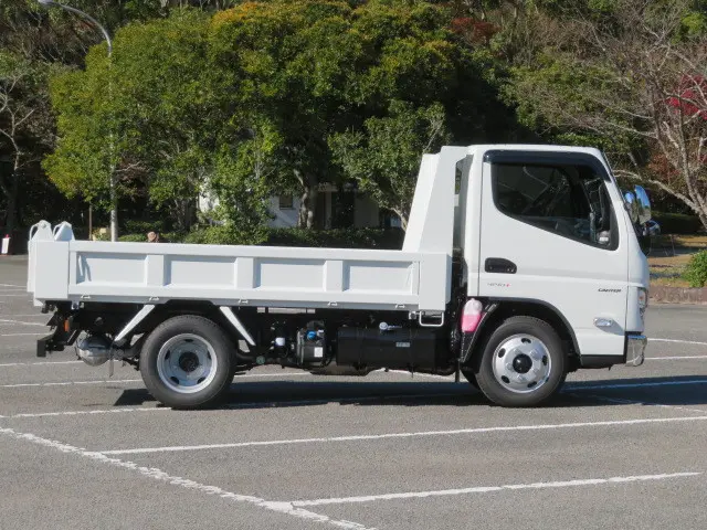 三菱 キャンター 2RG-FBA60(2WD)の写真5