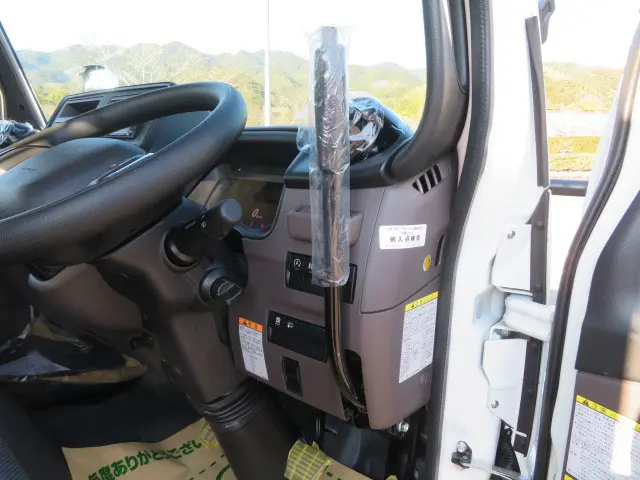 三菱 キャンター 2RG-FBA60(2WD)の写真23