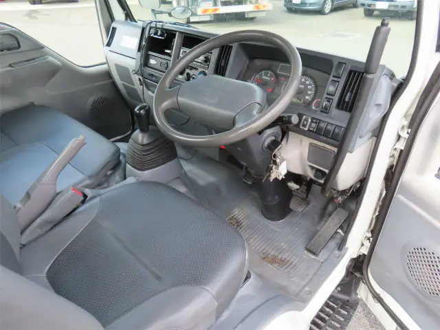 いすゞ エルフ SKG-NKR85YN(2WD)の写真10