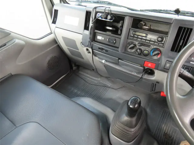 いすゞ エルフ SKG-NKR85YN(2WD)の写真15