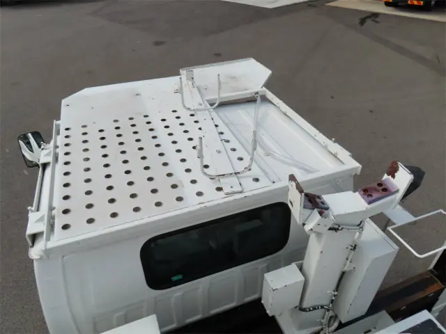 いすゞ エルフ SKG-NKR85YN(2WD)の写真27