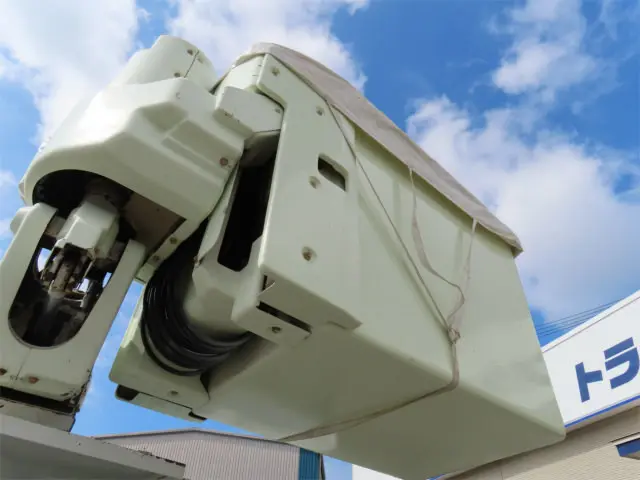 いすゞ エルフ SKG-NKR85YN(2WD)の写真30